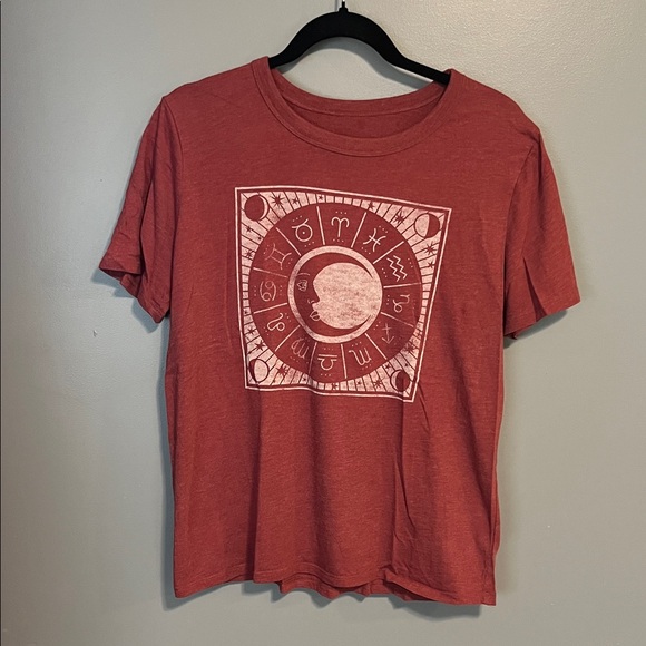 Astrological Graphic Red T-Shirt - Picture 1 of 4
